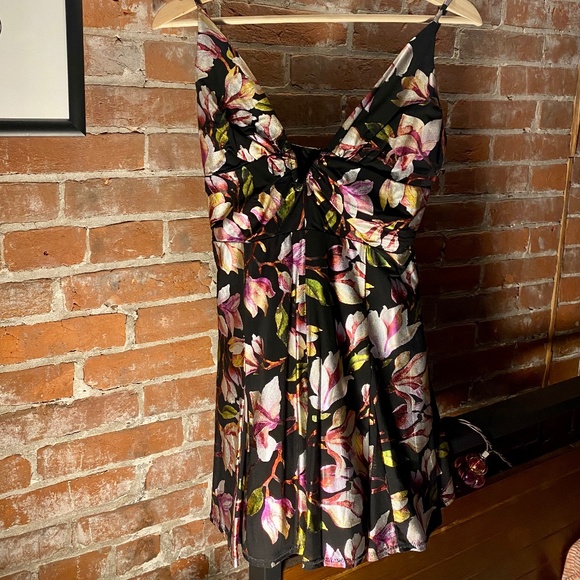 Black Mini NBD dress with Floral Print - Picture 2 of 4